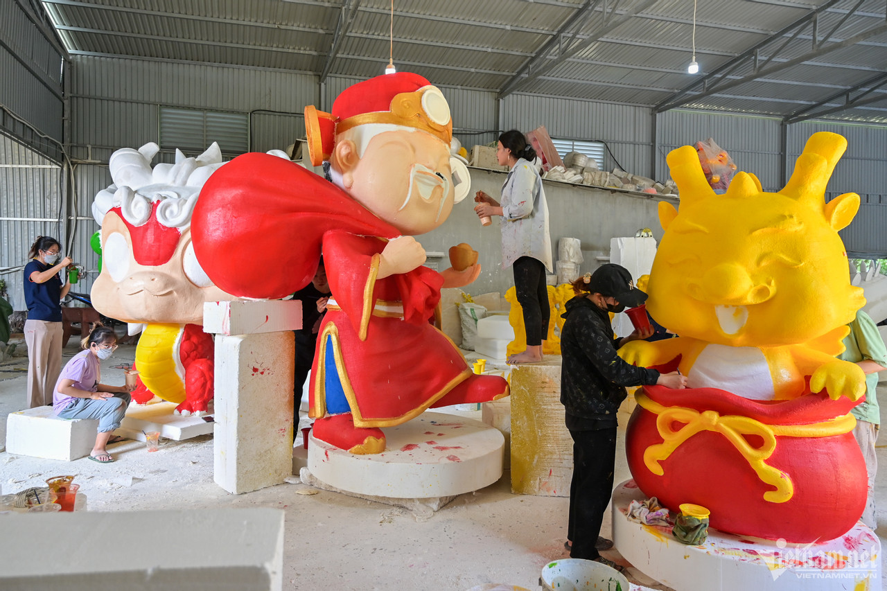 Linh vật rồng dài 40m, giá hơn 100 triệu đồng trưng Tết-6