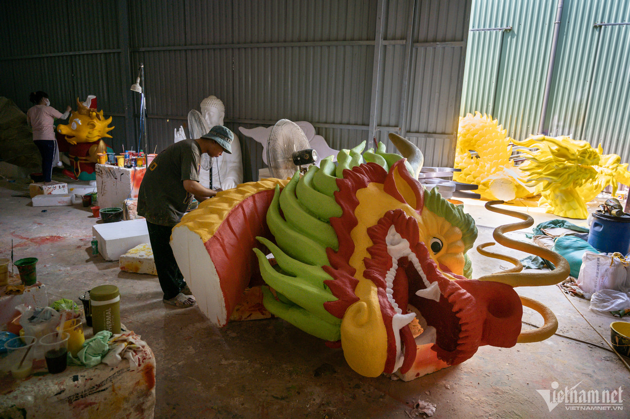 Linh vật rồng dài 40m, giá hơn 100 triệu đồng trưng Tết-8