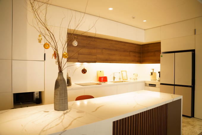 Hội đại gia sống trong penthouse flex căn bếp mùi tiền: Người sở hữu tủ lạnh 500 triệu, người thiết kế hệ thống đèn như khách sạn xa hoa-9