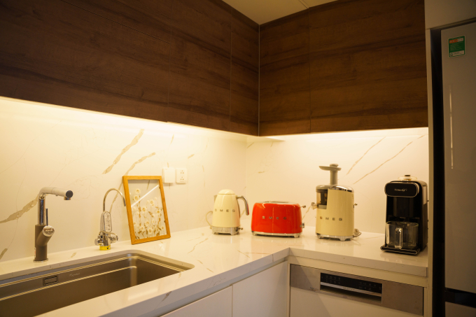 Hội đại gia sống trong penthouse flex căn bếp mùi tiền: Người sở hữu tủ lạnh 500 triệu, người thiết kế hệ thống đèn như khách sạn xa hoa-12
