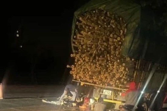 Vụ xe máy tông đuôi ô tô tải chở gỗ keo: Hai nạn nhân tử vong có nồng độ cồn mức cao