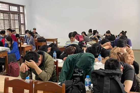 Bắt gần 200 người trong đường dây cho vay lãi nặng do người Trung Quốc cầm đầu