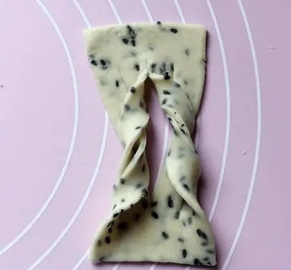 Tết này hãy làm món bánh giòn ngon thơm phức vị tuổi thơ để đãi khách, đặc biệt trẻ em rất thích-8