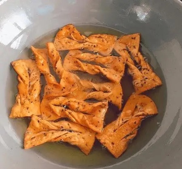 Tết này hãy làm món bánh giòn ngon thơm phức vị tuổi thơ để đãi khách, đặc biệt trẻ em rất thích-10