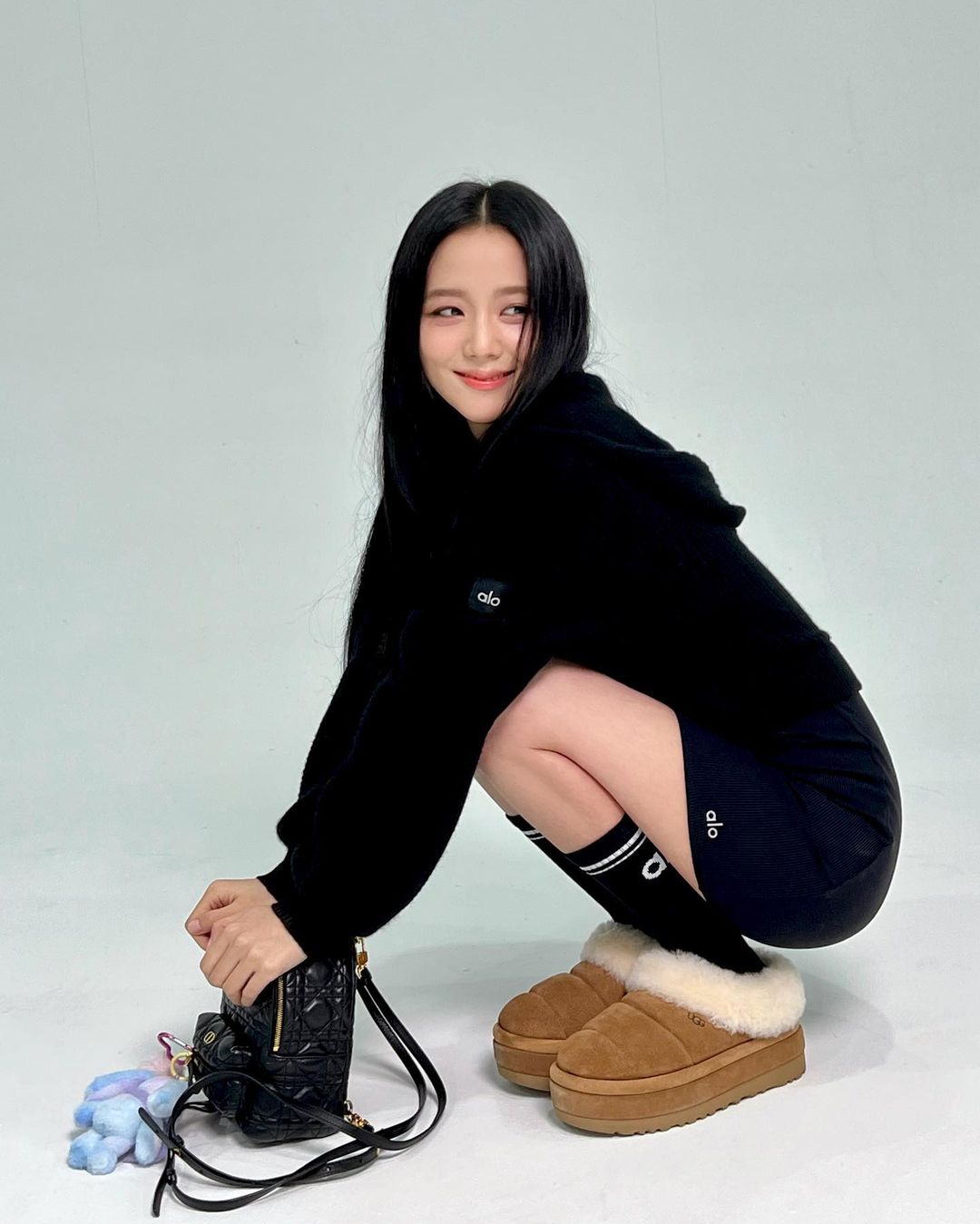 4 kiểu giày dép được hội mỹ nhân BLACKPINK lăng xê nhiều nhất lúc này-1