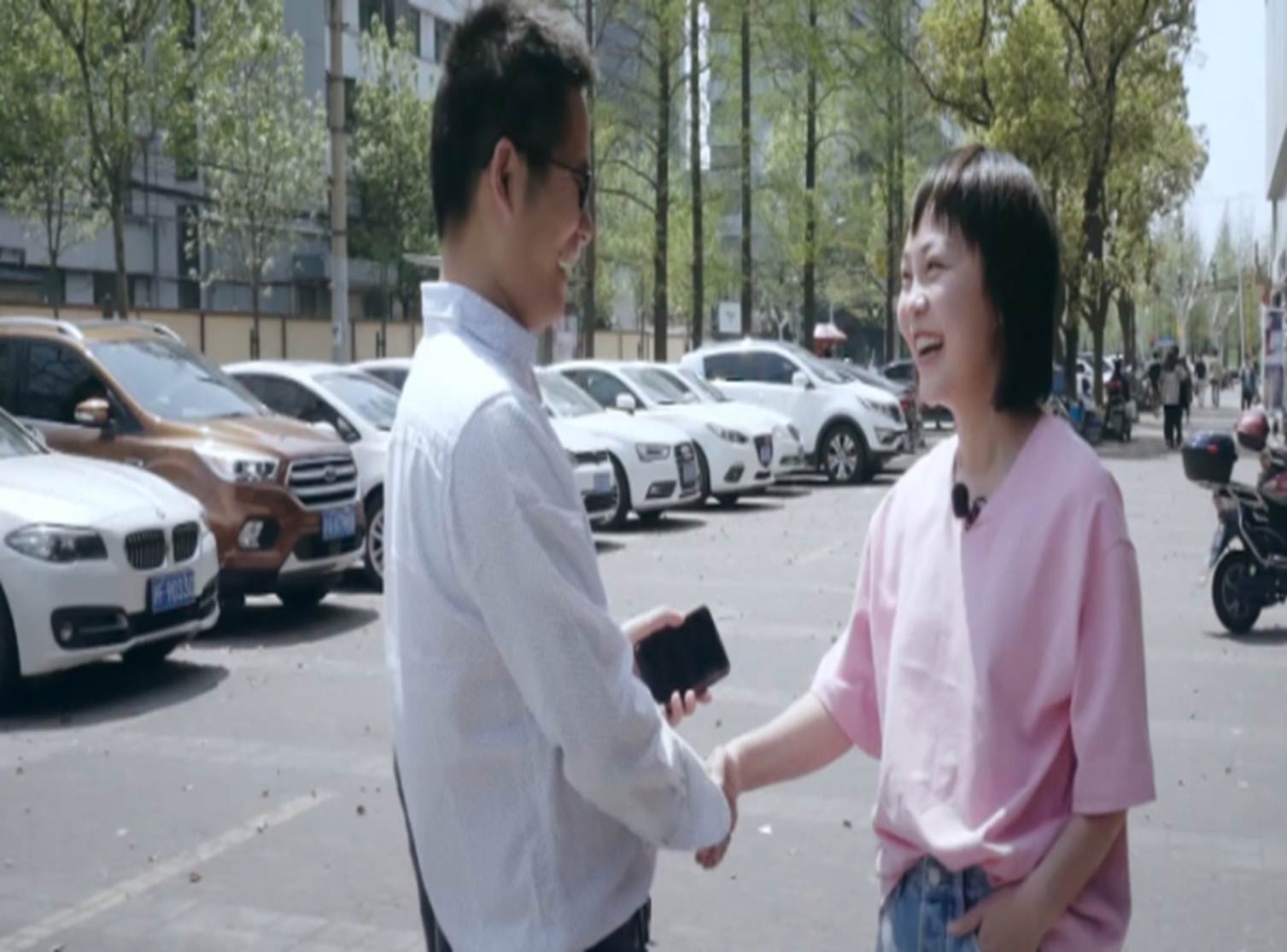 Đăng bài mượn tiền 300 người lạ, người phụ nữ ngông nghênh nhận cái kết ngỡ ngàng, ai biết sự thật cũng muốn cho luôn không cần trả lạ-4