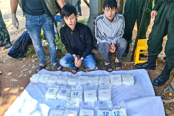 Hà Nội: Cảnh sát test ma túy với hơn 230 người có mặt tại quán karaoke lúc rạng sáng-3