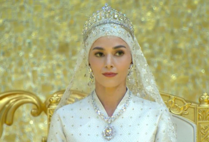 Cô dâu của hoàng tử hot nhất châu Á lại gây sốt trong dáng vẻ yêu kiều, hôn lễ xa hoa tổ chức trong cung điện dát vàng 1.800 phòng-4
