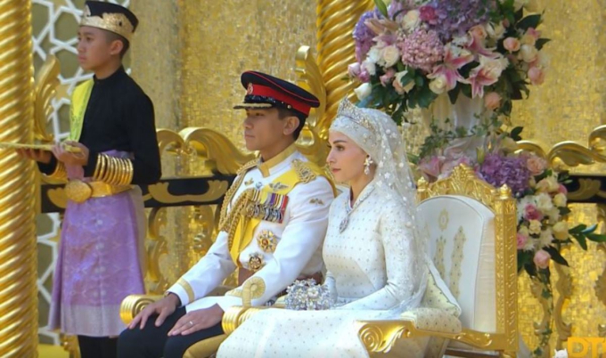 Cô dâu của hoàng tử hot nhất châu Á lại gây sốt trong dáng vẻ yêu kiều, hôn lễ xa hoa tổ chức trong cung điện dát vàng 1.800 phòng-7
