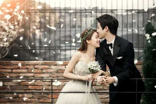 Giao hết tài sản cho vợ, chồng phát hiện từ đám cưới đến gia đình vợ đều là giả-1