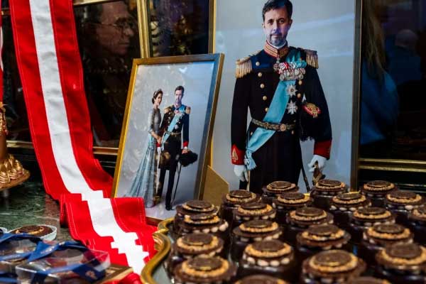 Chiếc nhẫn đính hôn trị giá 1,2 tỷ VNĐ của Vương hậu Đan Mạch và ý nghĩa bí mật đầy bất ngờ đằng sau thay đổi mới nhất của bà-4