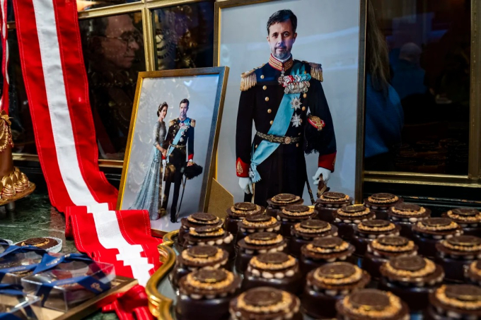 Điều ít biết về Tân Vương Đan Mạch: Hơn 50 năm làm Thái tử giờ đã lên ngôi vua, cực kỳ nổi tiếng và được lòng công chúng-5