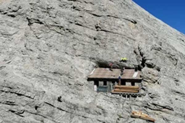 Về quê đón Tết sau 3 năm làm ăn xa, người đàn ông nóng mắt” với cảnh này: Cho máy xúc qua dỡ nhà hàng xóm-4