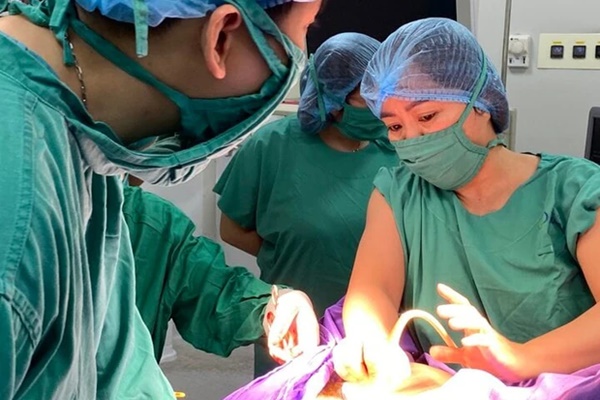 Băng huyết nguy kịch sau khi tự phá thai tại nhà-2