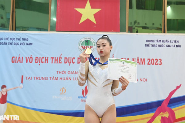 Ngắm nhan sắc cuốn hút của hot girl Thể dục dụng cụ vừa giải nghệ gây tiếc nuối-12