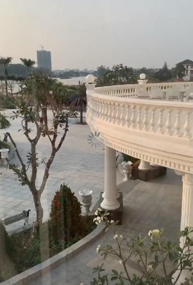 Lan Khuê làm dâu gia tộc giàu có bậc nhất Việt Nam: Ở dinh thự dát vàng, dùng đồ hiệu chanh xả-6