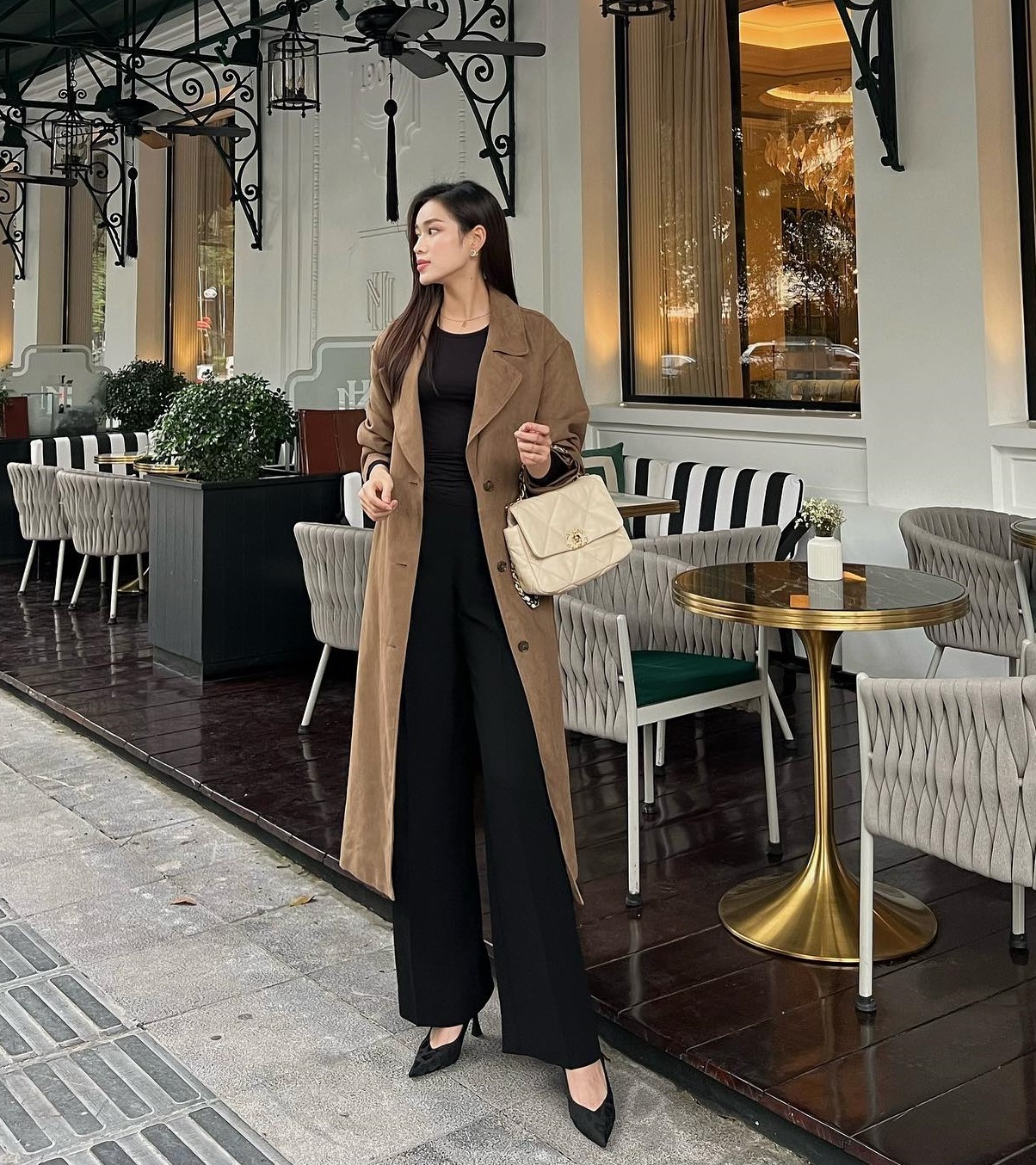 4 mỹ nhân Việt có phong cách thời trang tối giản đáng học hỏi-10