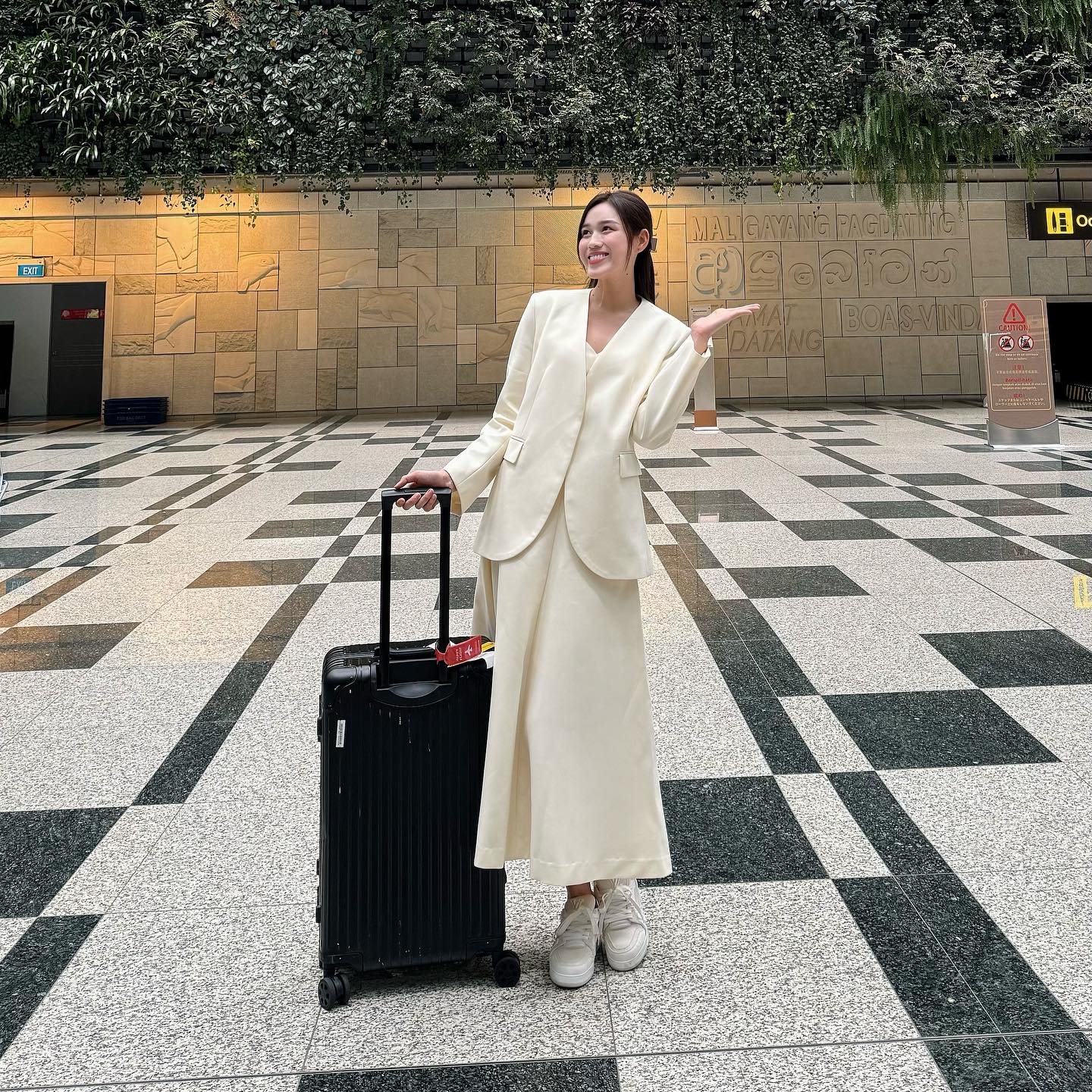 4 mỹ nhân Việt có phong cách thời trang tối giản đáng học hỏi-11