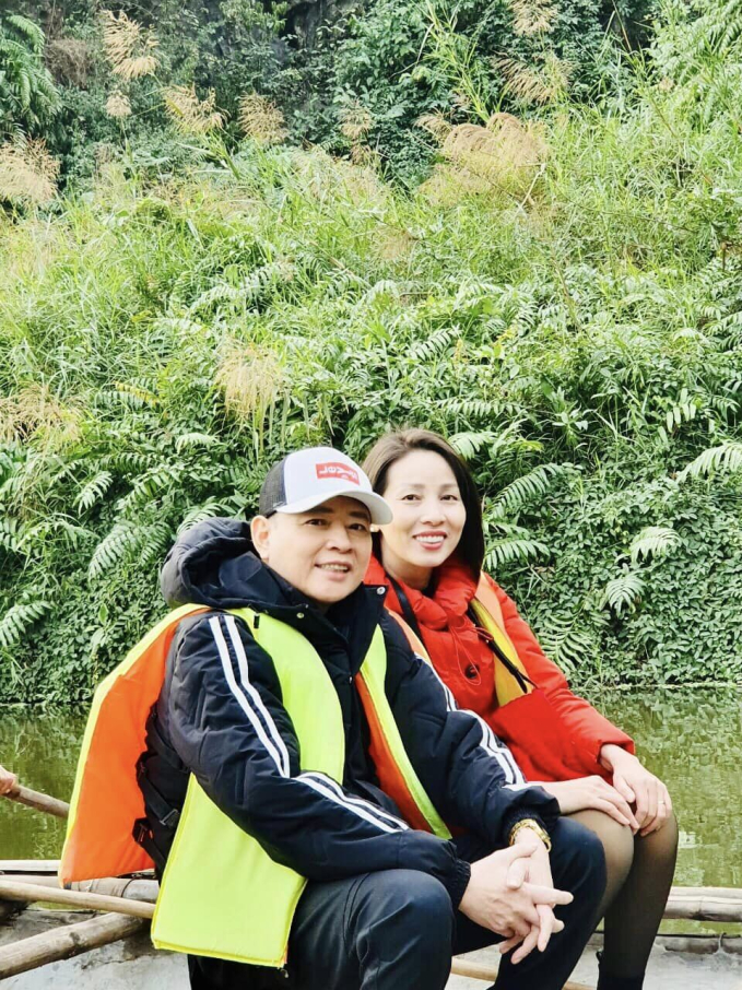 Cuộc sống viên mãn của diễn viên Tùng Dương bên người vợ thứ 4-8