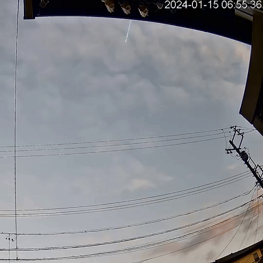 Hiện tượng lạ xuất hiện trên bầu trời Nhật Bản, video vụ việc khiến dân mạng đưa ra giả thuyết đầy bất ngờ-1