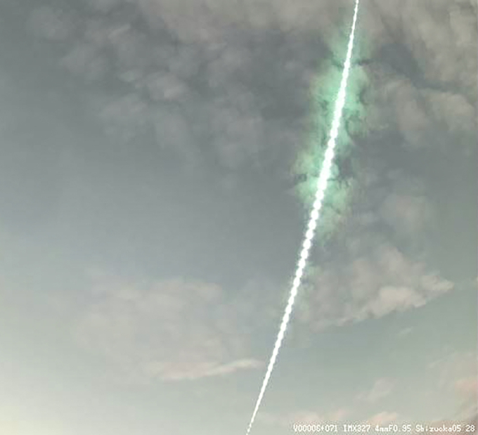 Hiện tượng lạ xuất hiện trên bầu trời Nhật Bản, video vụ việc khiến dân mạng đưa ra giả thuyết đầy bất ngờ-3