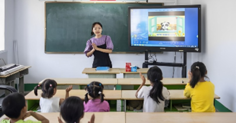 Lương cơ bản 44 triệu đồng/tháng vẫn tranh cãi cải thiện thu nhập giáo viên-1