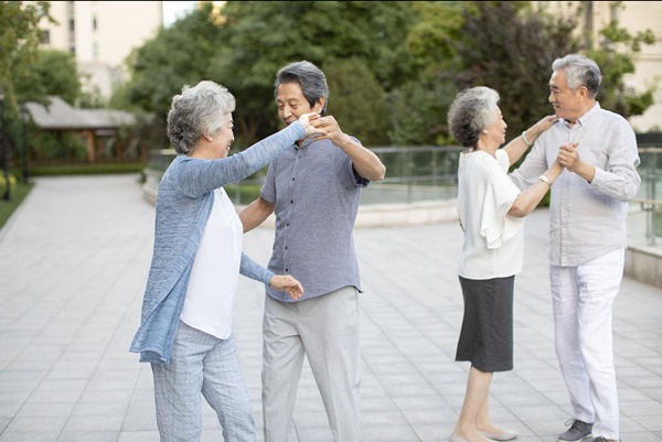 Bác sĩ nói rõ: Sống lâu không phụ thuộc vào đi bộ hay ngủ nhiều hơn mà chỉ cần nhớ 2 điều đơn giản này-2
