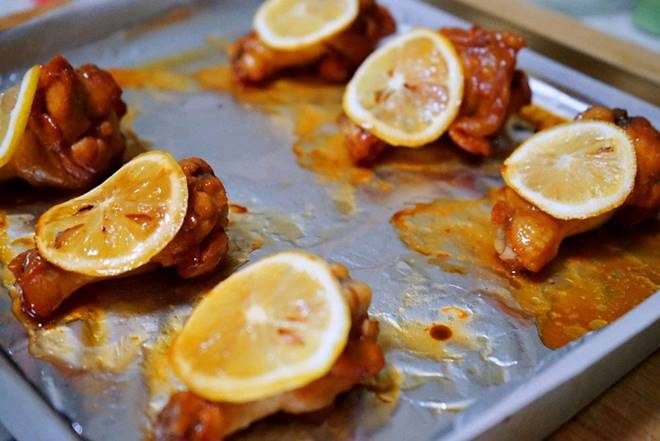 Nướng cánh gà, thêm vài lát này vào món ăn thơm nức mềm ngon, người già lẫn trẻ nhỏ đều thích-8