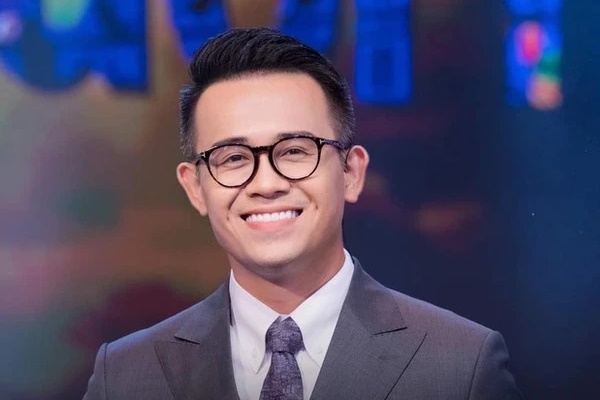 Mẹ trẻ lái xe gần 28 tỷ đi đón con, bị điểm mặt trong nhóm chat phụ huynh liền đáp trả: Đấy là xe rẻ nhất trong gara-4