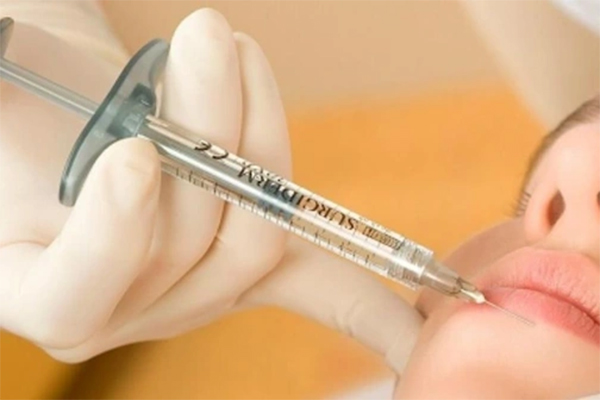 Thiếu nữ 17 tuổi mù mắt vĩnh viễn, liệt nửa não trái sau tiêm filler nâng mũi: Đừng quên 4 điều để an toàn khi làm đẹp-5
