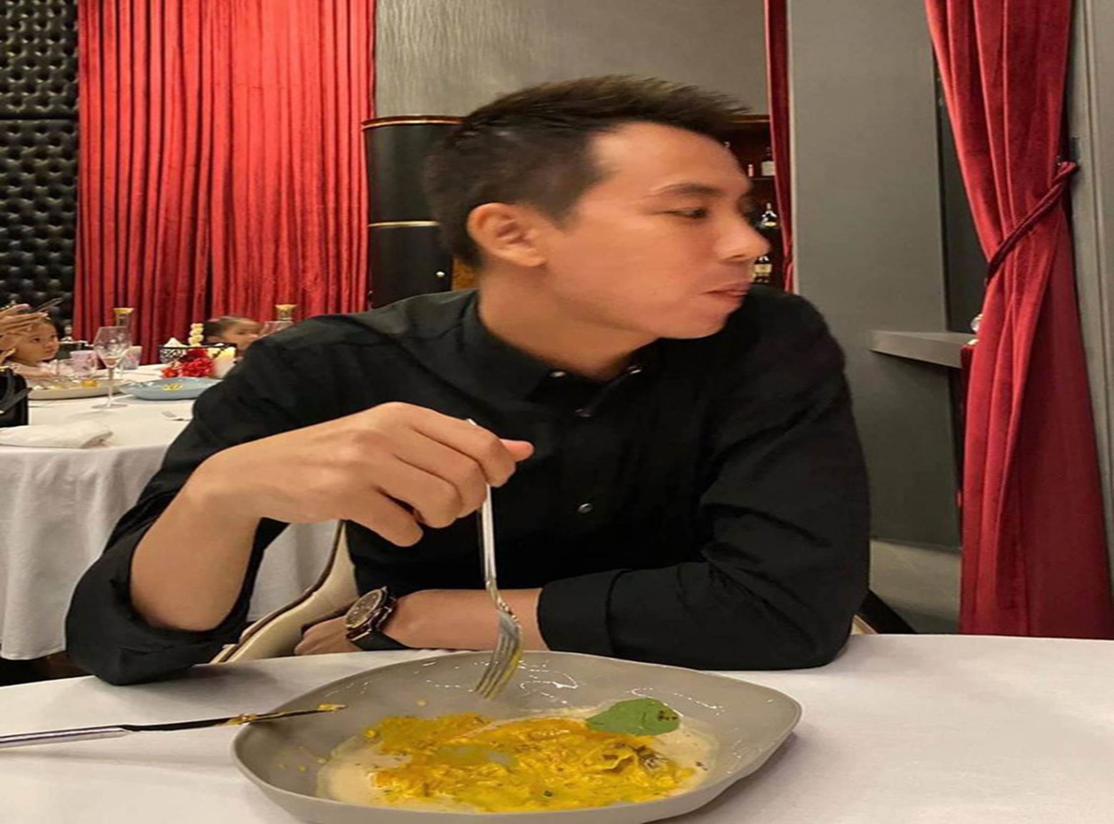 Vợ nhảy gợi cảm với vũ công nam, chồng đại gia của Huyền Baby dằn mặt thế này-2