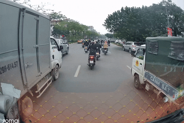 Tài khoản bỗng dưng nổ 300 triệu, 2 vợ chồng tức tốc phi ngay đến nơi này để tìm sự an toàn-2