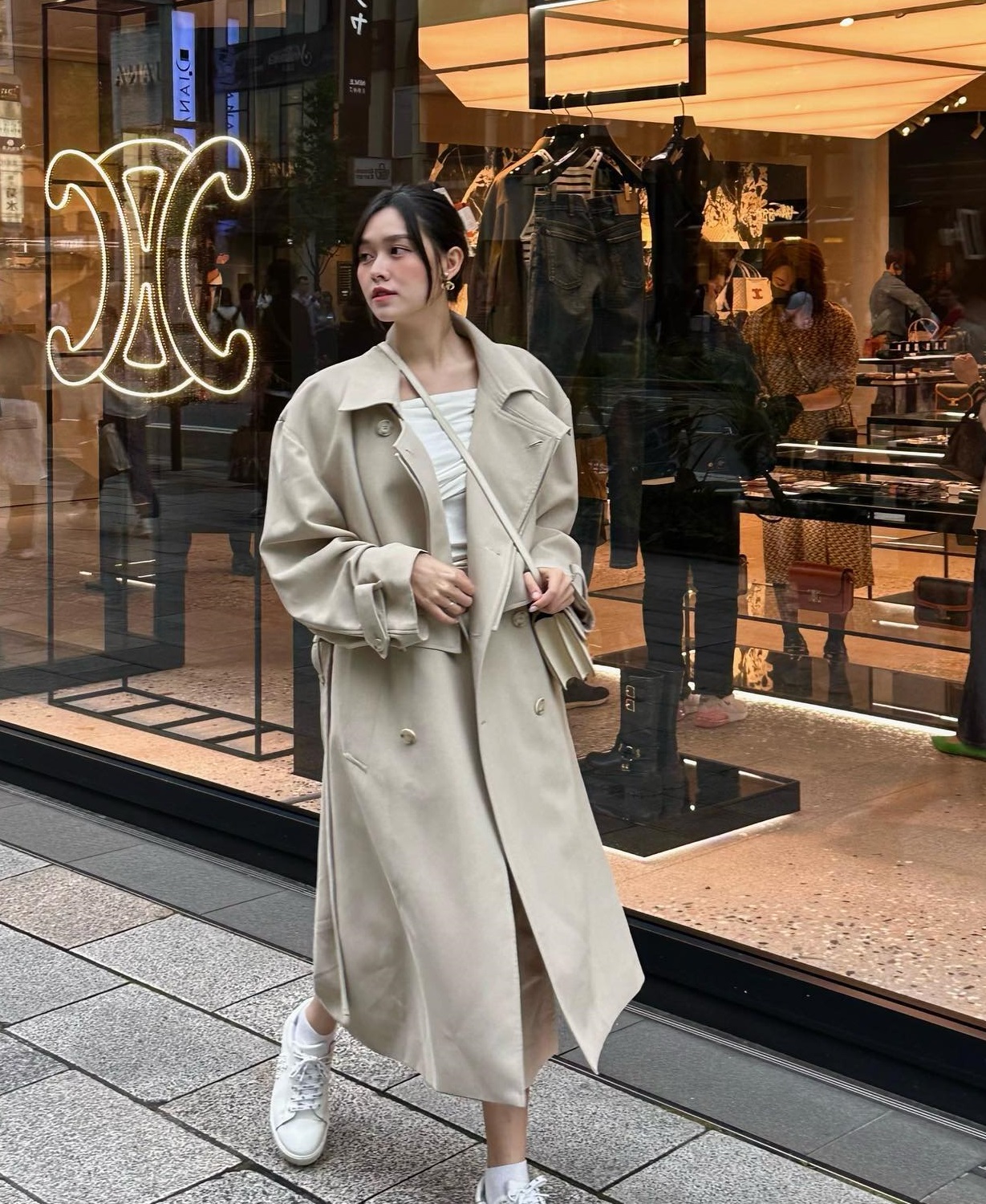 4 kiểu áo khoác sang chảnh mê hoặc hội nàng dâu hào môn Việt, bạn nên tham khảo để sắm Tết-5