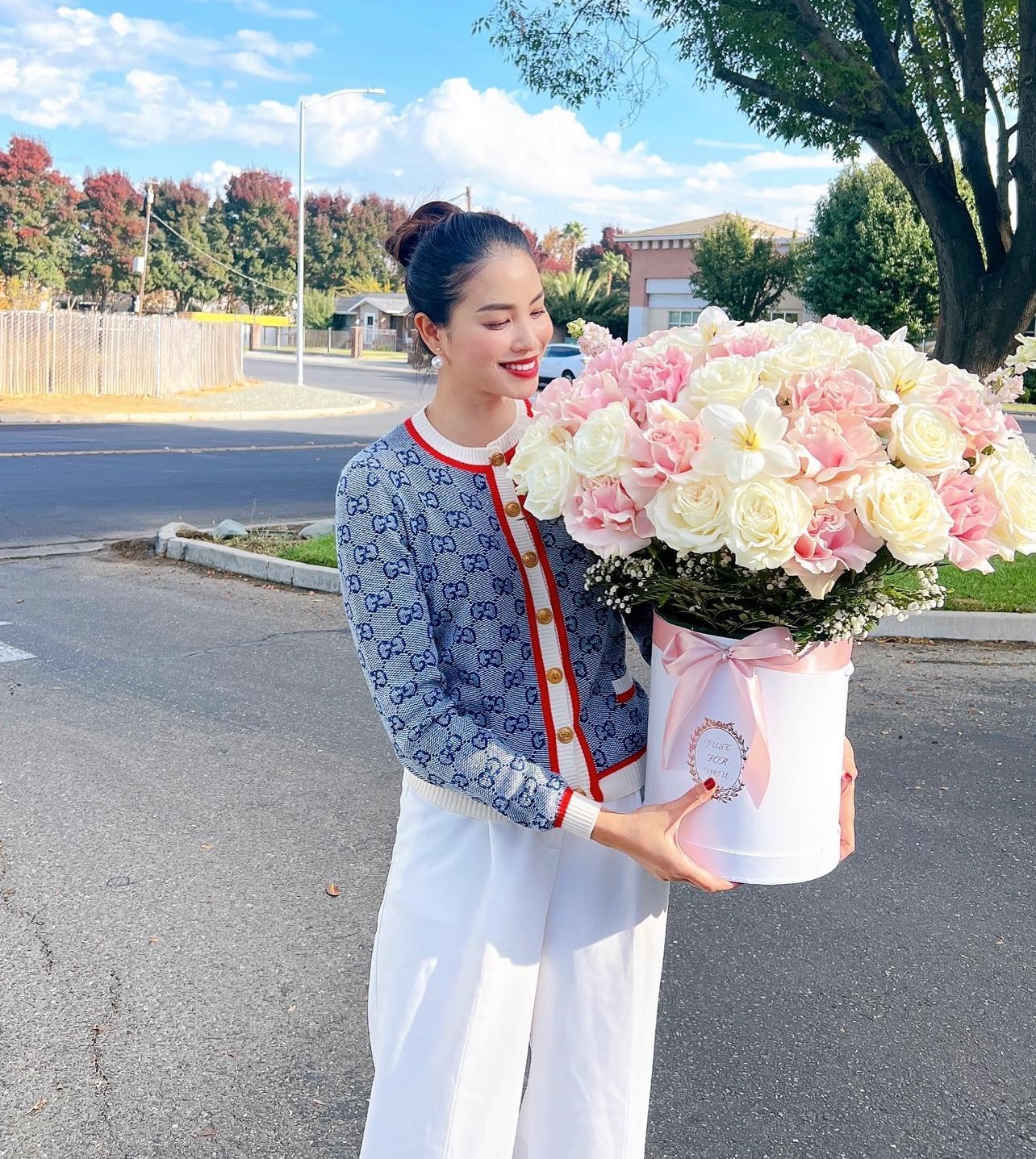 4 kiểu áo khoác sang chảnh mê hoặc hội nàng dâu hào môn Việt, bạn nên tham khảo để sắm Tết-9