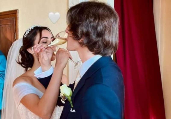 Tổ chức hôn lễ tại tu viện 600 năm tuổi, đám cưới của cặp đôi hóa thảm kịch khi hơn 40 người bị thương vì 1 tai nạn nghiêm trọng-1