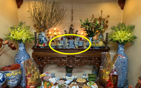 2 đồ vật đặt gần bát hương trên ban thờ, thấy đã nhiều nhưng không phải ai cũng biết tên gọi đúng-1