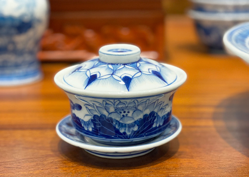 2 đồ vật đặt gần bát hương trên ban thờ, thấy đã nhiều nhưng không phải ai cũng biết tên gọi đúng-2