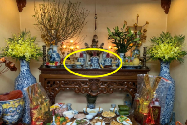 Những kiêng kỵ cần tránh khi đặt bát hương trên bàn thờ ngày Tết-2