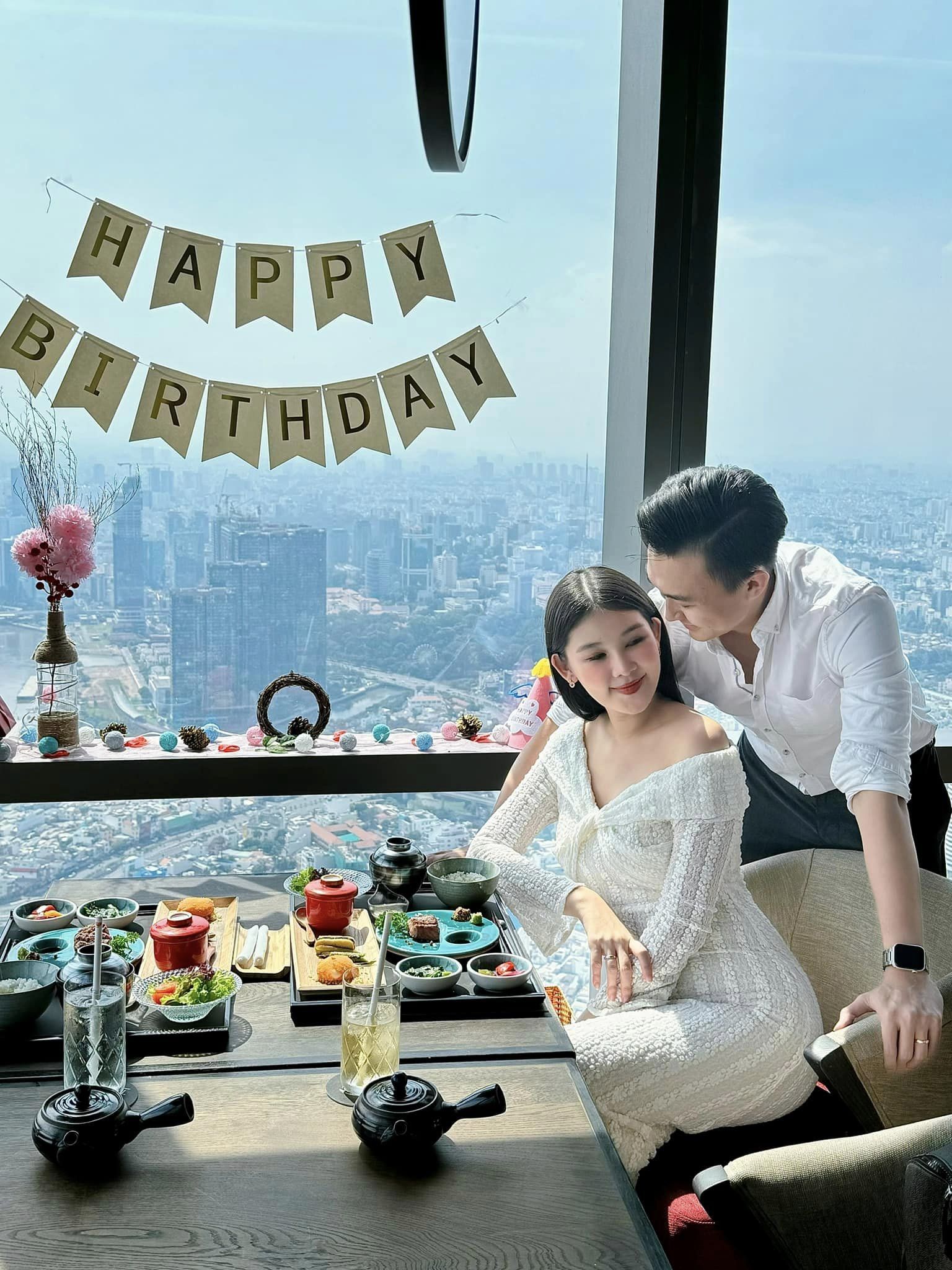 Hoa hậu Vbiz flex được chồng cưng chiều: Nhận cả căn nhà nhân dịp sinh nhật chỉ vì lý do này?-3