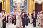 Hoàng tử Brunei cùng vợ lần đầu lộ diện sau đám cưới thế kỷ, nàng dâu hoàng gia đẹp lộng lẫy bất chấp cam thường-6