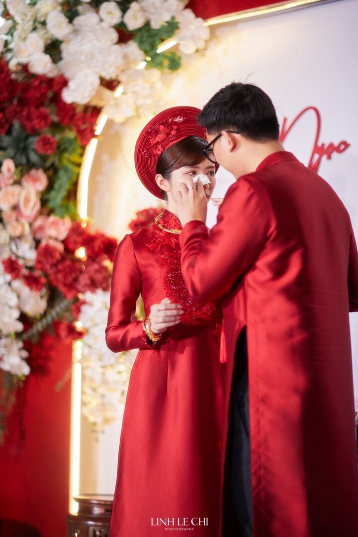 Diễn viên Thương ngày nắng về bật khóc vì hạnh phúc trong ngày ăn hỏi-6