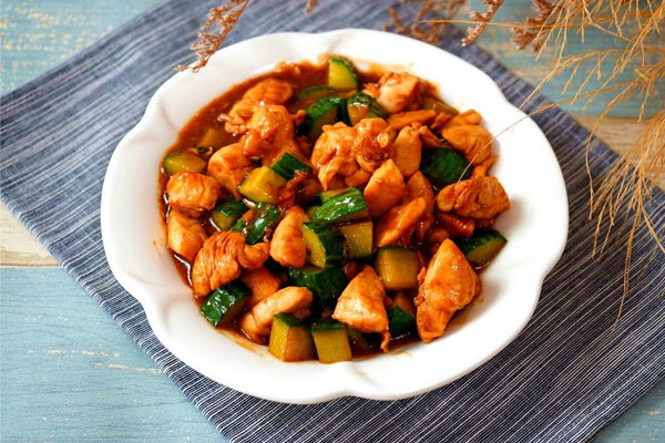 Loại rau trắng muốt bán đầy chợ, giá khoảng 70.000 đồng/kg, đem sốt dầu hào vừa ngon lại bổ-8