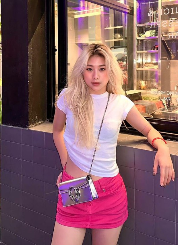 Cuộc sống cực sang chảnh của hot girl thể dục dụng cụ Phạm Như Phương: Đeo túi hiệu, check-in du lịch nước ngoài-4
