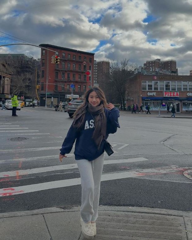 Cuộc sống cực sang chảnh của hot girl thể dục dụng cụ Phạm Như Phương: Đeo túi hiệu, check-in du lịch nước ngoài-7