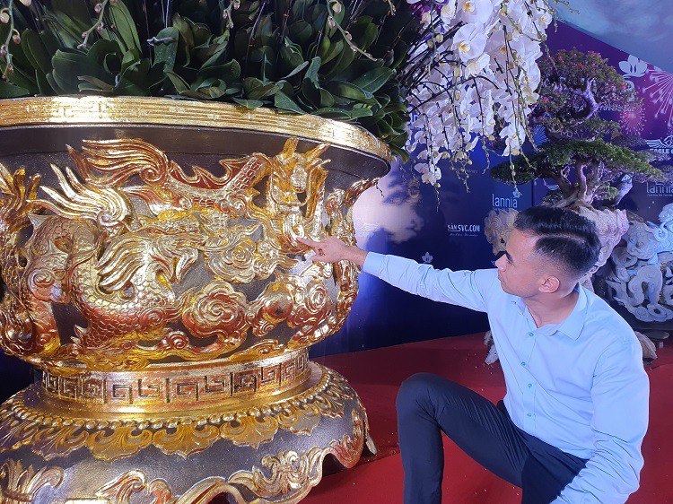 Chậu lan hồ điệp dát vàng đắt nhất Việt Nam, chủ nhân hét giá” 3,86 tỷ đồng-4