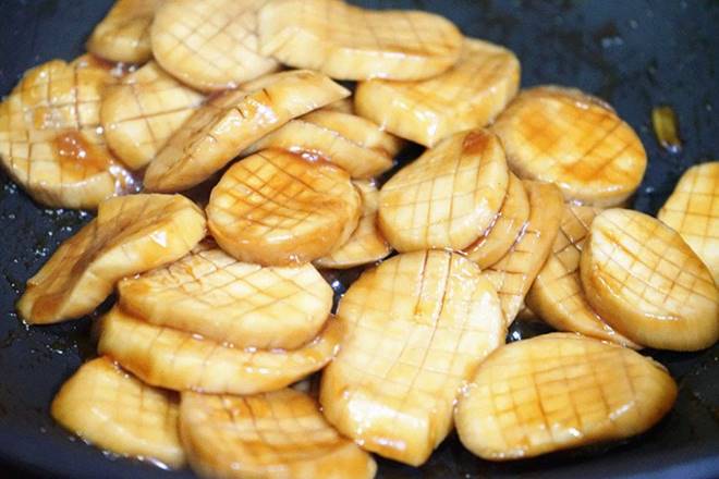 Loại rau trắng muốt bán đầy chợ, giá khoảng 70.000 đồng/kg, đem sốt dầu hào vừa ngon lại bổ-5