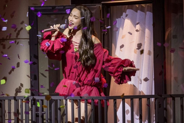 Nhóc Lisa mới hơn 3 tuổi mà đã làm được điều này, xem xong clip Hồ Ngọc Hà chia sẻ, phải khen: Bà mẹ nổi tiếng dạy con khéo quá!-2