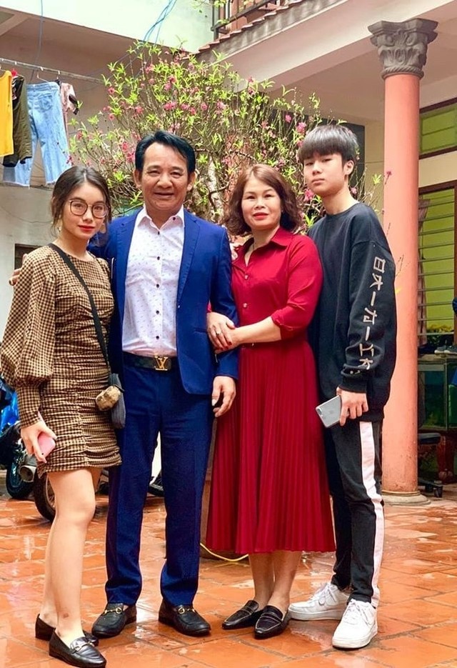 Nam NSƯT nổi tiếng của Việt Nam: 14 năm chữa hiếm muộn, quyết không bỏ vợ, giờ nhà lầu xe hơi-2