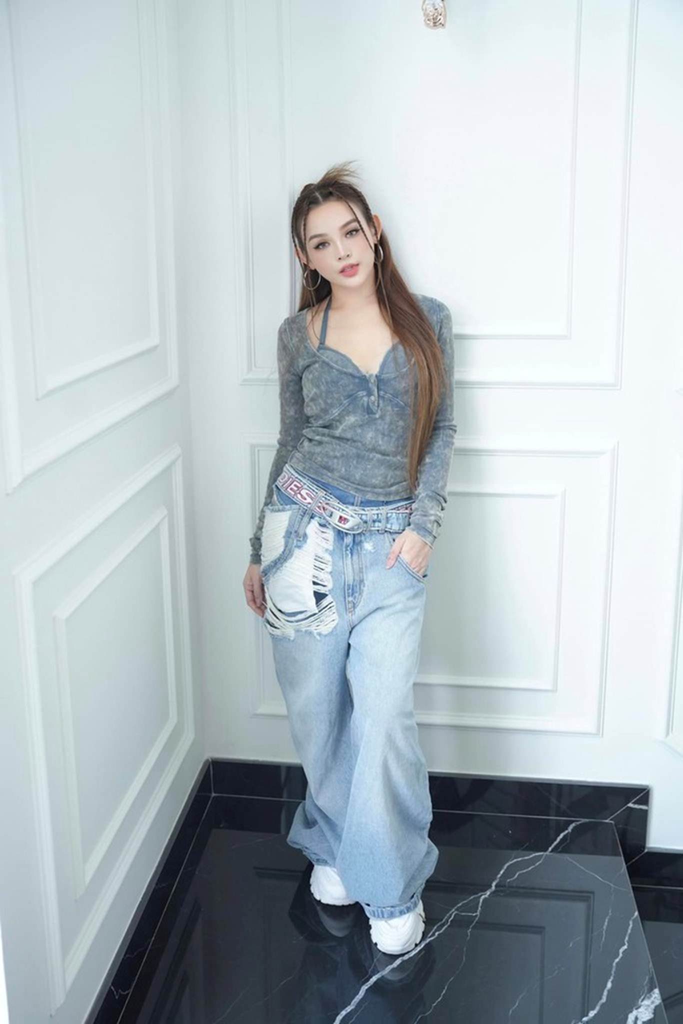 Màn đọ eo ác liệt của dàn Chị đẹp đạp gió rẽ sóng: Lan Ngọc diện đồ phá cách, Huyền baby kín đáo mà vẫn sexy khó cưỡng-1