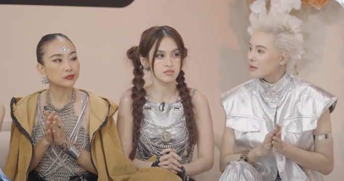 Rò rỉ tin đội 2 chị đẹp thị phi” thắng áp đảo 322/357 điểm ở công diễn 5, Uyên Linh che mặt nói điều này-4